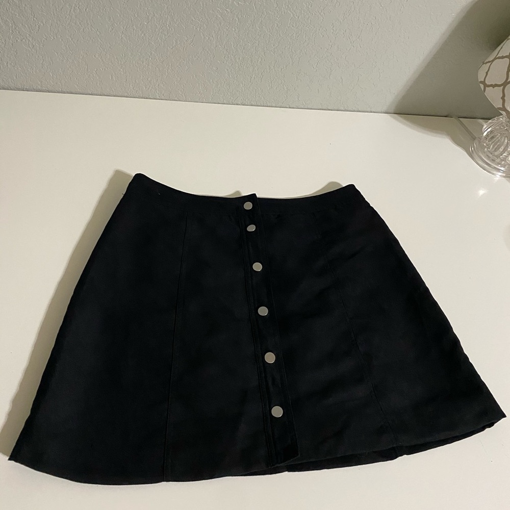 H&M black button up skirt